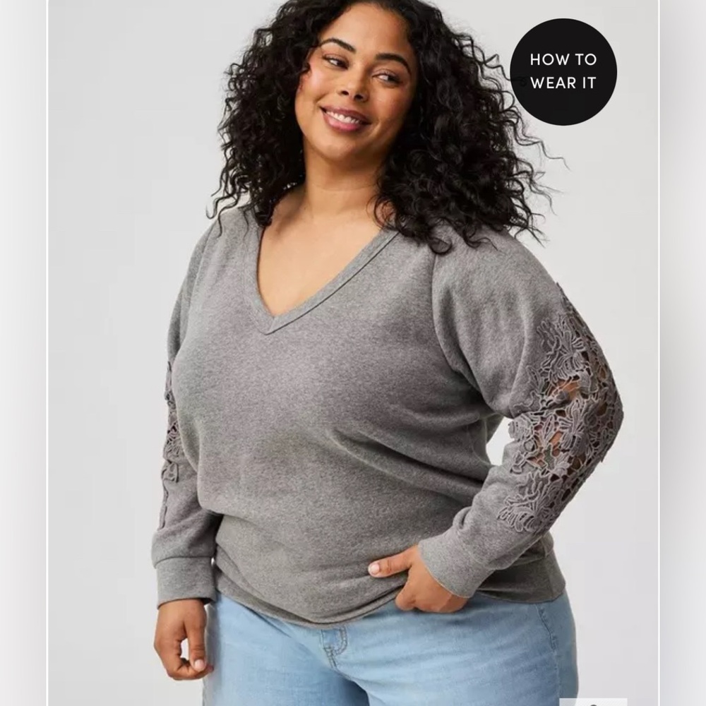 🆕 Torrid Cozy Fleece V-Neck Crochet Sweatshirt size 2